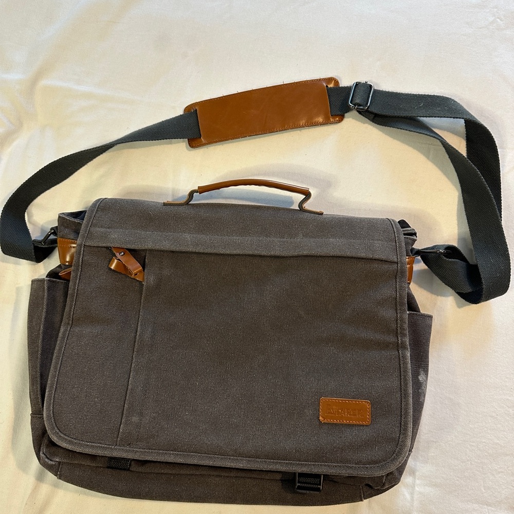 Estarer Stylish Gray Meseenger Bag with Leather Details